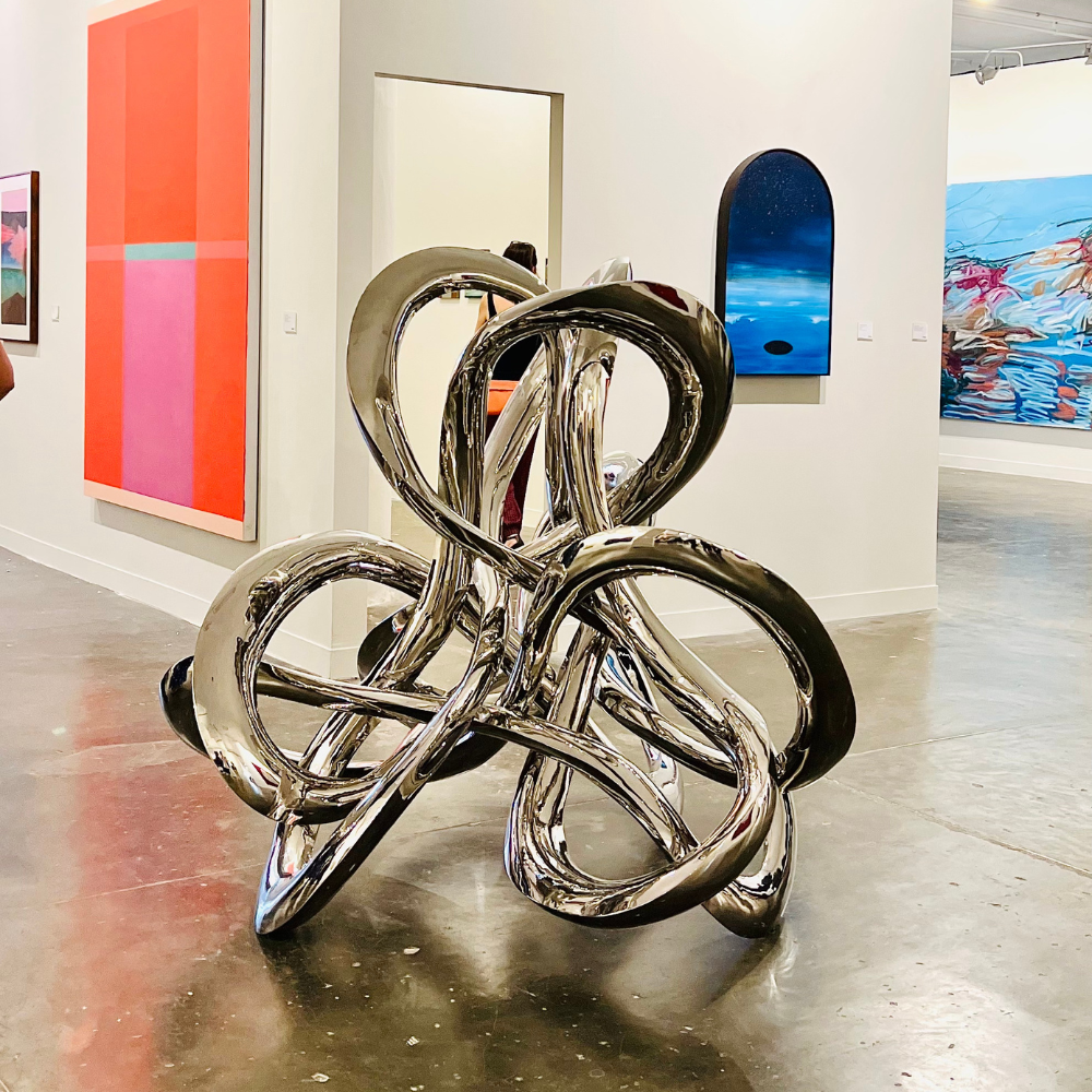 estátua exposta como parte da SP Arte